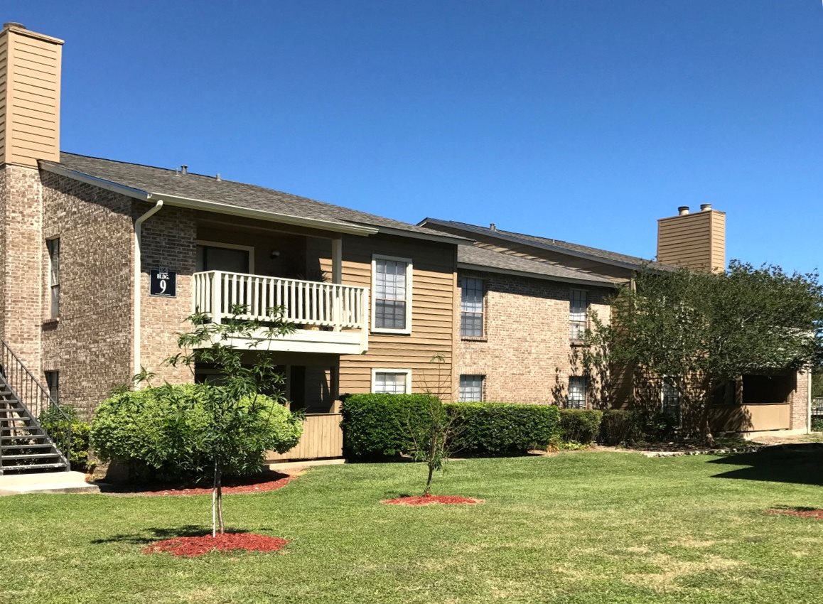 Photos and Video of Austin Pointe Apartments in San Antonio, TX